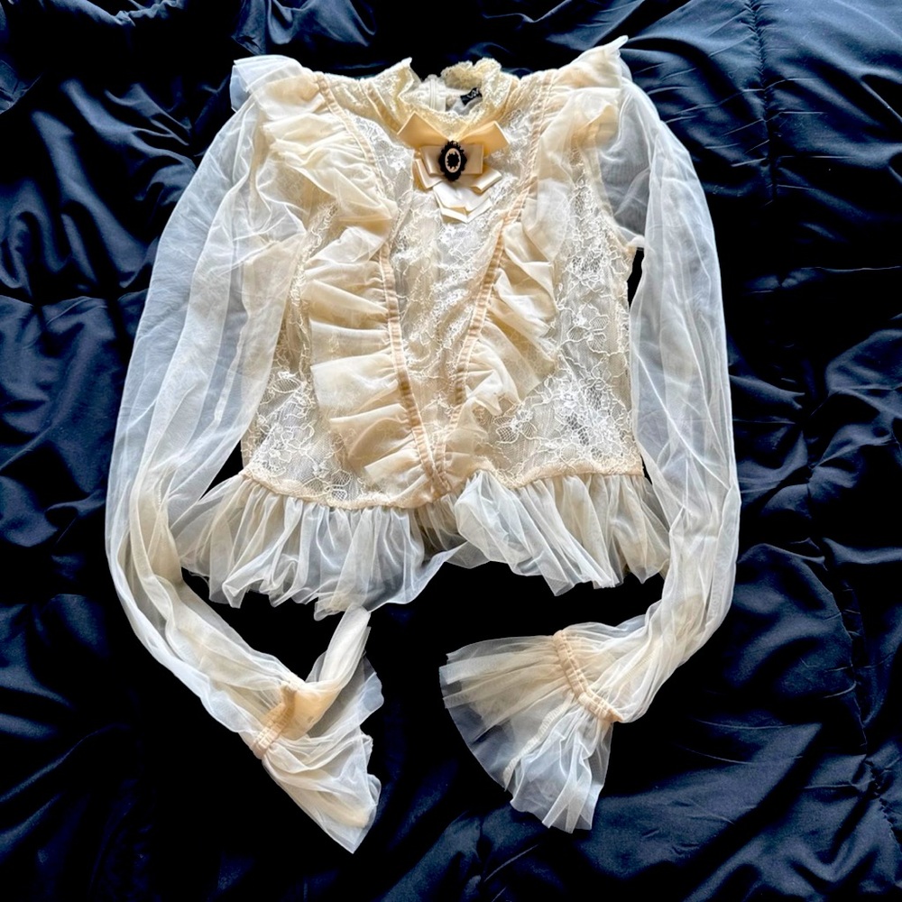 Vintage Lace Ruffle Blouse